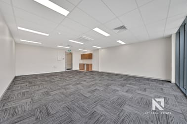 12/19 Radnor Drive Derrimut VIC 3026 - Image 3