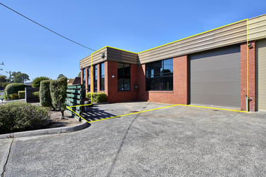 3/9 Woodbine Court Wantirna South VIC 3152 - Image 2