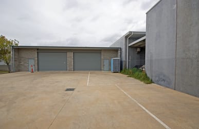 4/252 Schubach Street East Albury NSW 2640 - Image 2