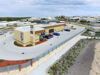 4/9 Pacific Promenade Alkimos WA 6038 - Image 2