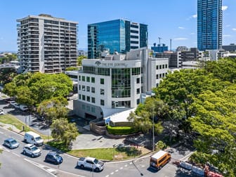 Click to view all images 18 Marine Parade Southport QLD 4215 - Image 1