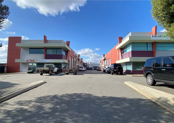 4/8 Hurley Street Canning Vale WA 6155 - Image 1