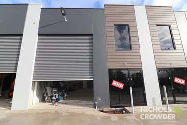 2/25 Gwen Road Cranbourne West VIC 3977 - Image 2