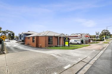 8 Whitehorse Road Mount Clear VIC 3350 - Image 1