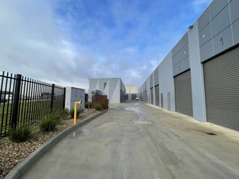16 Cave Place Clyde North VIC 3978 - Image 1