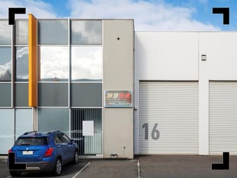 16/22 - 30 Wallace Ave Point Cook VIC 3030 - Image 1