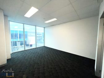 7/22 Makland Drive Derrimut VIC 3026 - Image 2