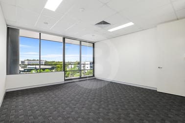 602/5 CELEBRATION DRIVE Bella Vista NSW 2153 - Image 2