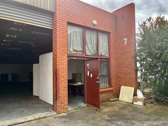 7/3 Power Road Bayswater VIC 3153 - Image 2