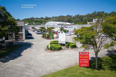 27/4 Fremantle Street Burleigh Heads QLD 4220 - Image 2