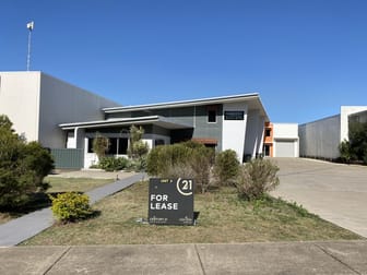 2/26 Southern Cross Circuit Urangan QLD 4655 - Image 3