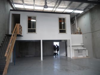 1/10 Lawn Court Craigieburn VIC 3064 - Image 2
