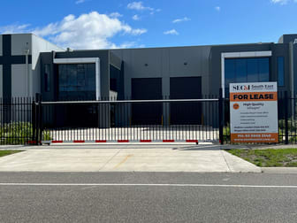 2/22 Rainier Crescent Clyde North VIC 3978 - Image 1
