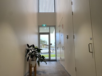 8/6 Boston Road Torquay VIC 3228 - Image 2