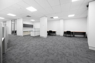 204/Pivotal Point 50 Marine Parade Southport QLD 4215 - Image 3