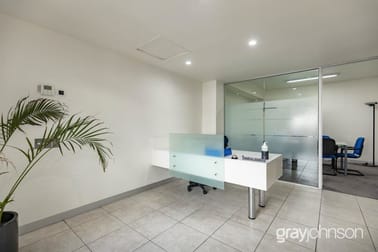 2/11 Beach Street Port Melbourne VIC 3207 - Image 2