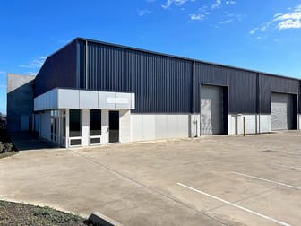 33 Farrow Cct Seaford SA 5169 - Image 3