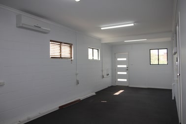 1/64 Mort Street North Toowoomba QLD 4350 - Image 2