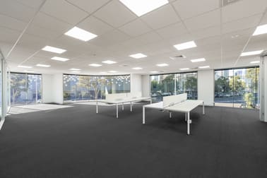 21/75 Lorimer Street Docklands VIC 3008 - Image 2