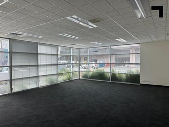 9/3 Westside Avenue Port Melbourne VIC 3207 - Image 2