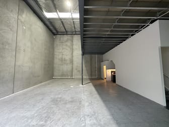 8-177 Salmon St Port Melbourne VIC 3207 - Image 2