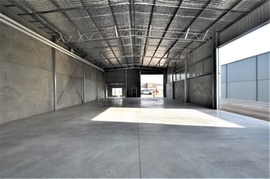 2/4 Wellsford Drive East Bendigo VIC 3550 - Image 2