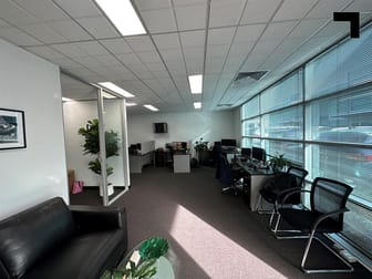 31/3 Westside Avenue Port Melbourne VIC 3207 - Image 2