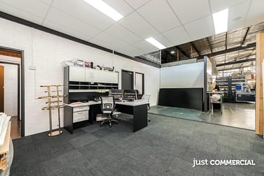 2B Bricker Street Cheltenham VIC 3192 - Image 3