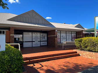 2C/212 Bay Terrace Wynnum QLD 4178 - Image 1