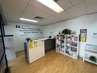 2C/212 Bay Terrace Wynnum QLD 4178 - Image 2