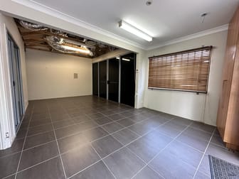 1/4 Flagstone Drive Burleigh Heads QLD 4220 - Image 2