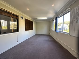 1/4 Flagstone Drive Burleigh Heads QLD 4220 - Image 3