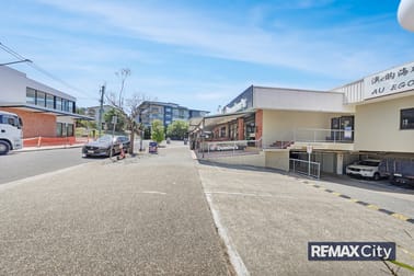 Click to view all images 191 Sir Fred Schonell Drive St Lucia QLD 4067 - Image 3