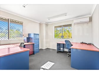 WHOLE OF PROPERTY/20 Capricorn Street Gracemere QLD 4702 - Image 3