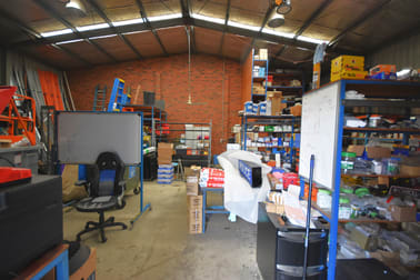 2/2 Hempel Street Wodonga VIC 3690 - Image 2