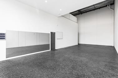 Unit 4/15 Thackray Road Port Melbourne VIC 3207 - Image 2