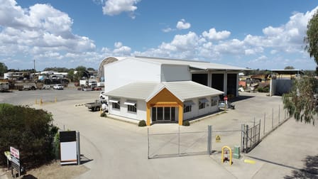 45 Cottonview Road Emerald QLD 4720 - Image 1
