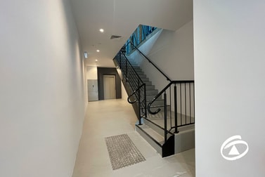 2/9 Gloucester Avenue Berwick VIC 3806 - Image 2