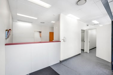 2/124 Florence Street Wynnum QLD 4178 - Image 2