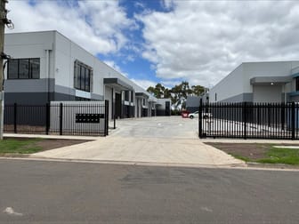 13/10 Graham St Melton VIC 3337 - Image 2