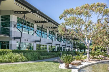 Click to view all images Unit 5/2 Brindabella Cct Canberra Airport ACT 2609 - Image 2