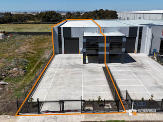 1/23 Network Drive Truganina VIC 3029 - Image 2