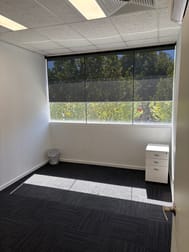 49 OCTAVIA STREET Mornington VIC 3931 - Image 3