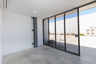 2/22 Selkirk Drive Wendouree VIC 3355 - Image 3