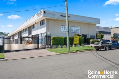 1/18 Huntington Street Clontarf QLD 4019 - Image 1