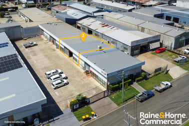 Click to view all images 1 & 2/18 Huntington Street Clontarf QLD 4019 - Image 2