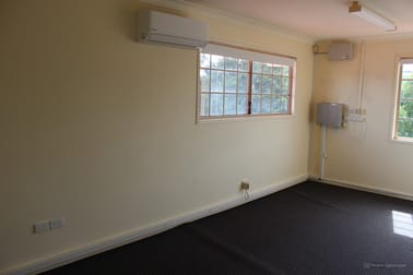2/17 Kitchener Street East Toowoomba QLD 4350 - Image 3