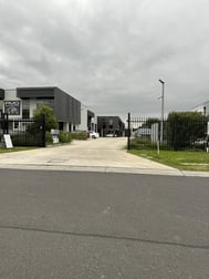 2 Sunshine Place Chirnside Park VIC 3116 - Image 1