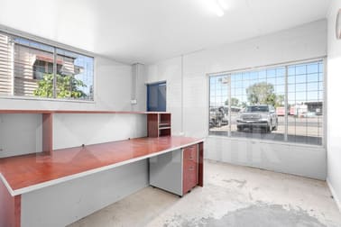 Unit 1/241 George Street Rockhampton City QLD 4700 - Image 2