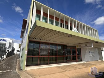 Upstairs/32 Bourbong Street Bundaberg Central QLD 4670 - Image 1